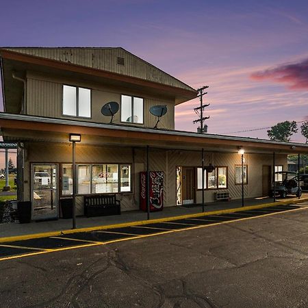 Great Lakes Inn & Suites Саут Хейвън Екстериор снимка