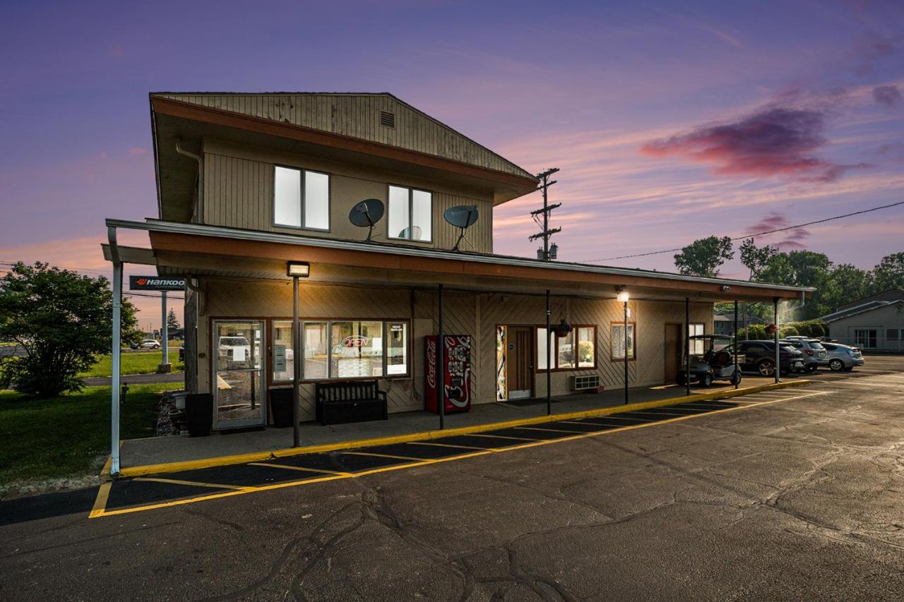 Great Lakes Inn & Suites Саут Хейвън Екстериор снимка