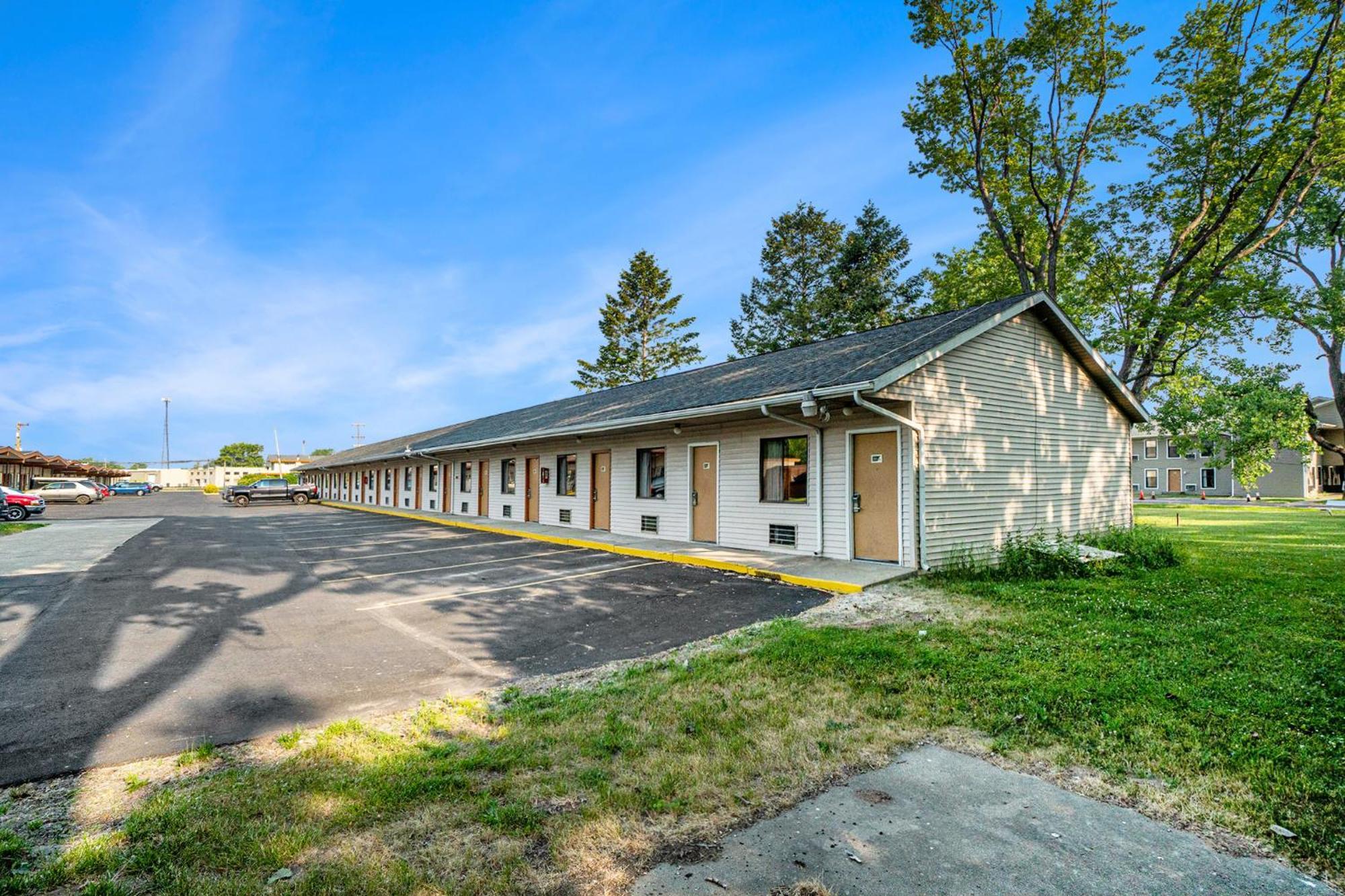 Great Lakes Inn & Suites Саут Хейвън Екстериор снимка