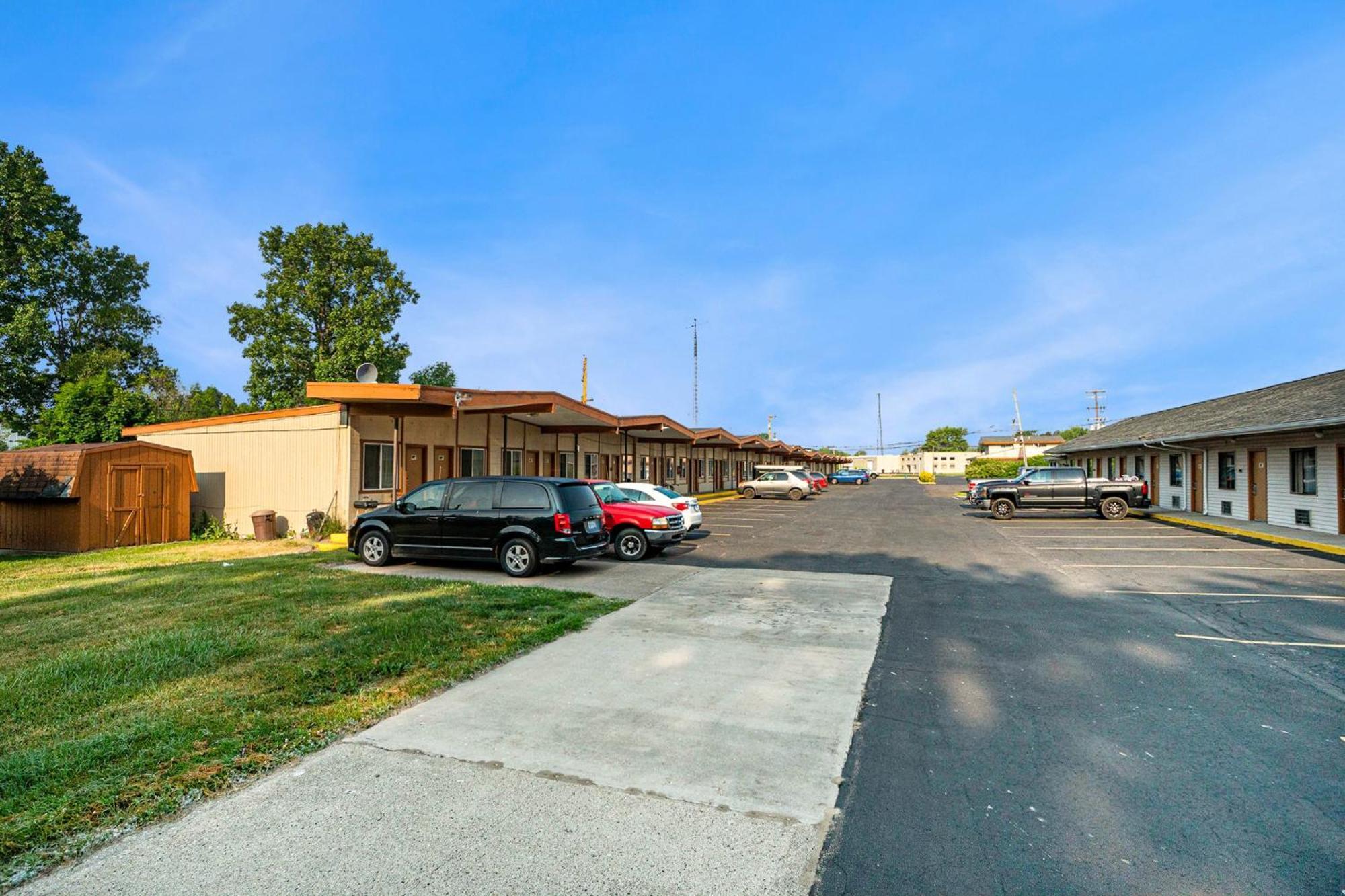 Great Lakes Inn & Suites Саут Хейвън Екстериор снимка